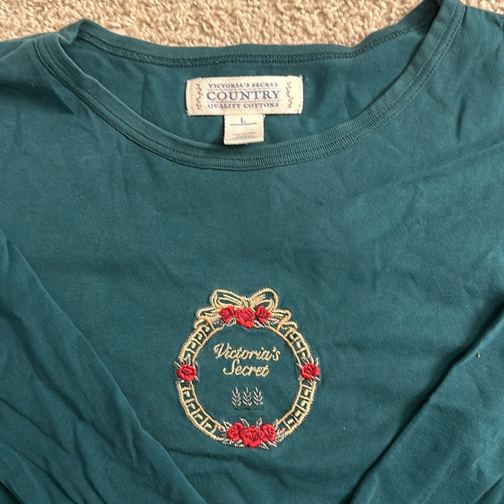 Victoria’s Secret country quality cottons sleep shirt. no stains! worn with love